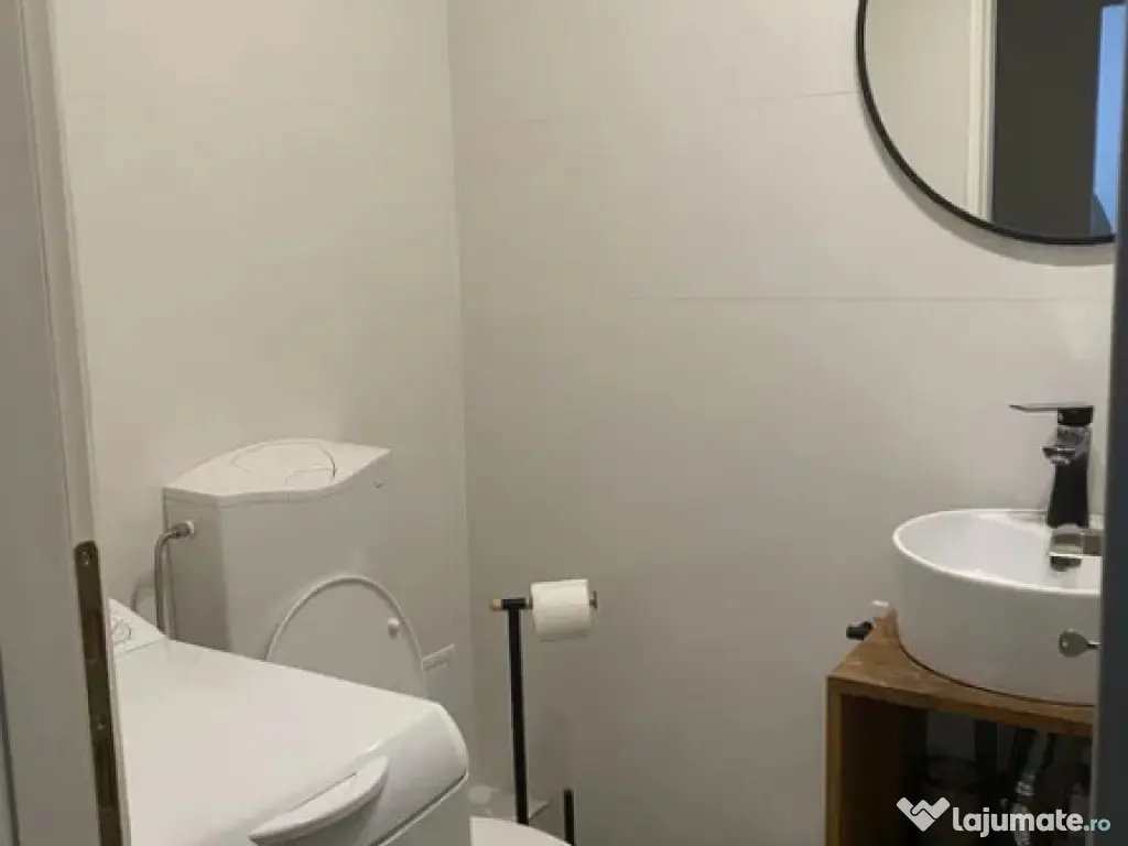 Garsonieră modernă, complet renovată și mobilată 