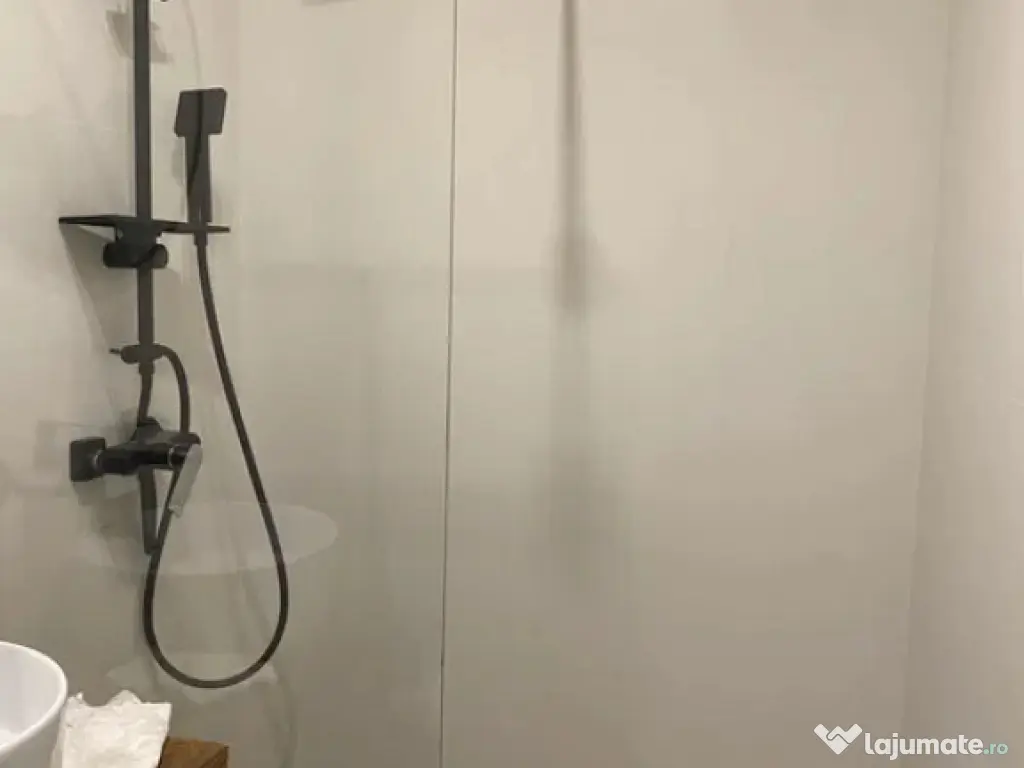 Garsonieră modernă, complet renovată și mobilată 