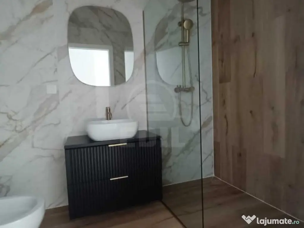 Apartament 3 camere semidecomandat zona Eroilor 