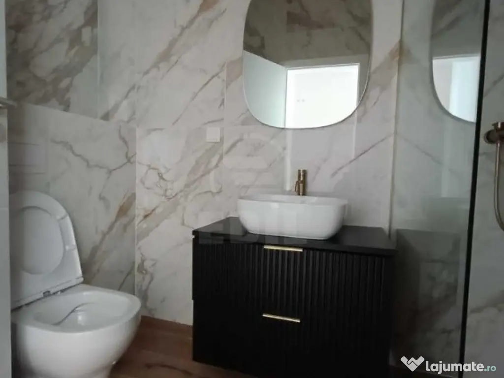 Apartament 3 camere semidecomandat zona Eroilor 