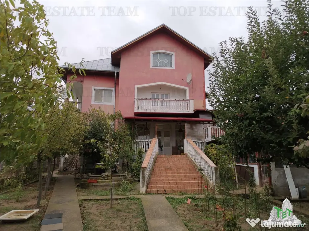 Vila cu etaj in Adunatii Copaceni, p 1 pod garaj anexe, 