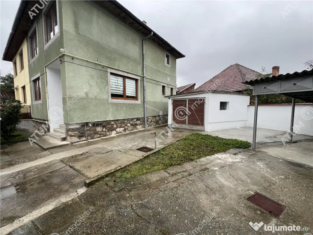 Casa 3 camere cu 2 pivnite si teren de 242 mp zona Calea Dum 