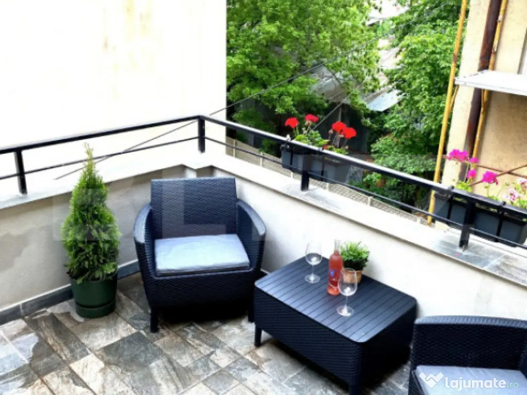 Clădire istorică consolidată, locuință sau business, ul