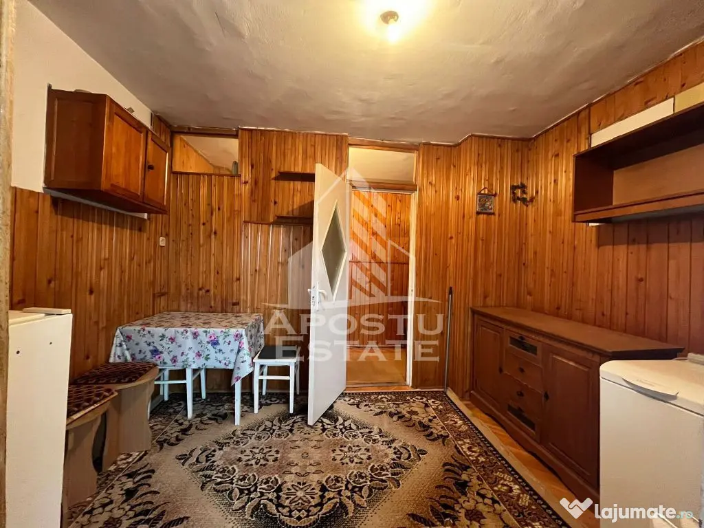 Apartament cu 2 camere, decomandat, situat in Plavat II