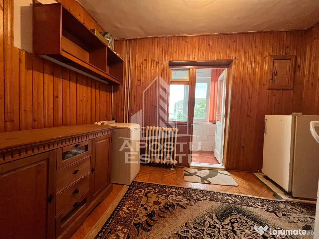 Apartament cu 2 camere, decomandat, situat in Plavat II