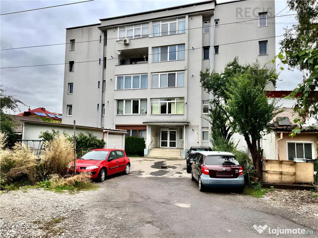 Apartament Decomandat Central cu 3 Camere potrivit unei S.C. 