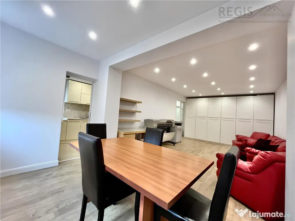 Apartament Decomandat Central cu 3 Camere potrivit unei S.C. 