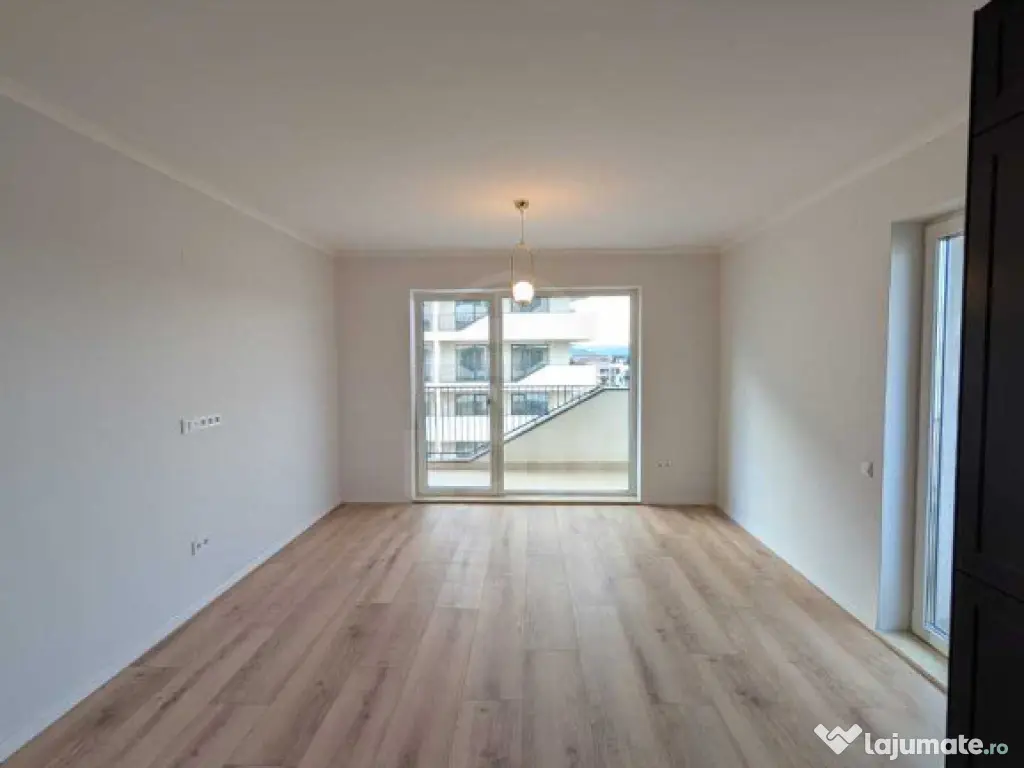 Apartament cu 3 camere,finisat,partial mobilat.zona Eroilor