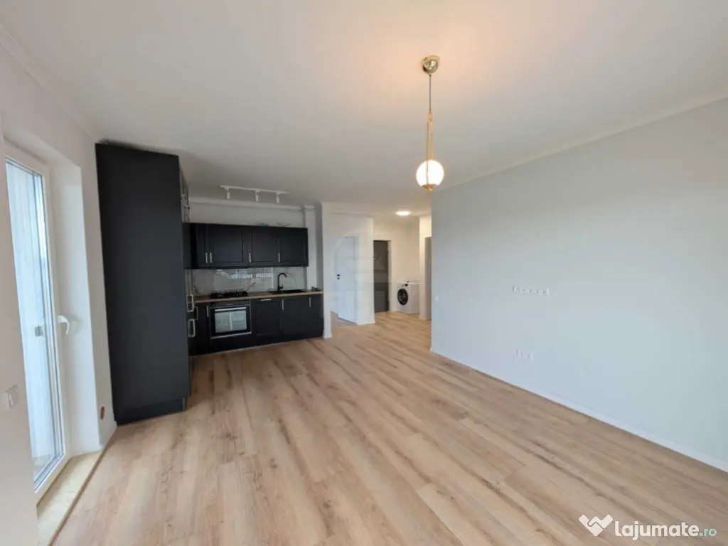 Apartament cu 3 camere,finisat,partial mobilat.zona Eroilor