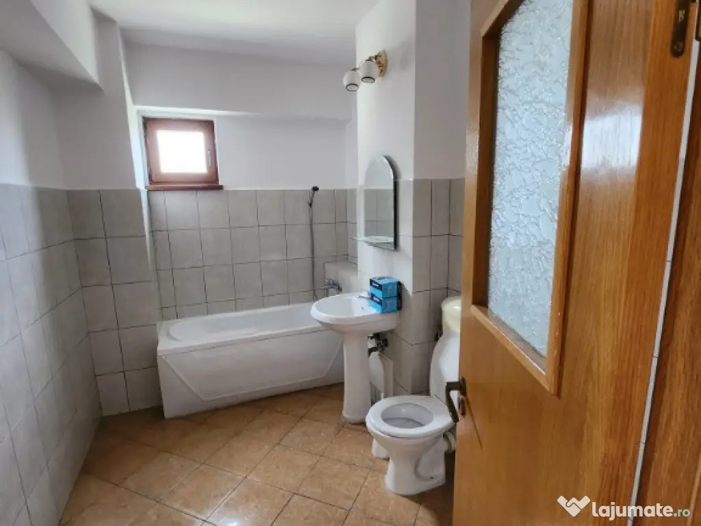 Vanzare apartament 3 camere Ploiesti - str Tudor Vladimirescu 