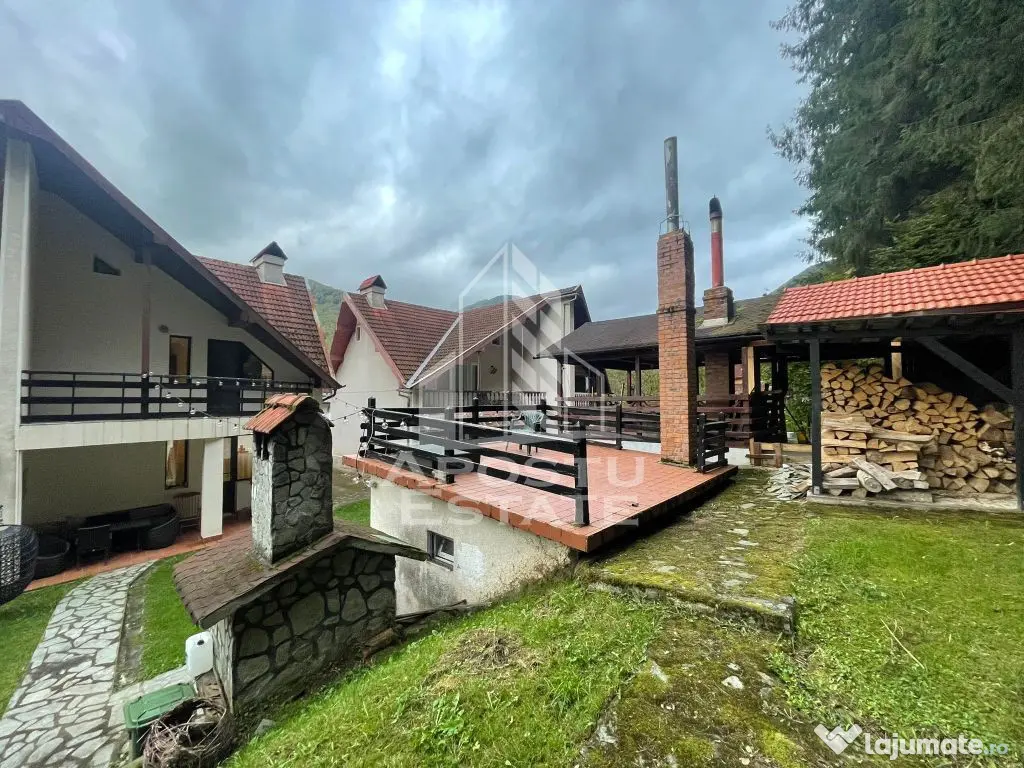 Vila tip duplex, P+1E+M, Poiana Marului 