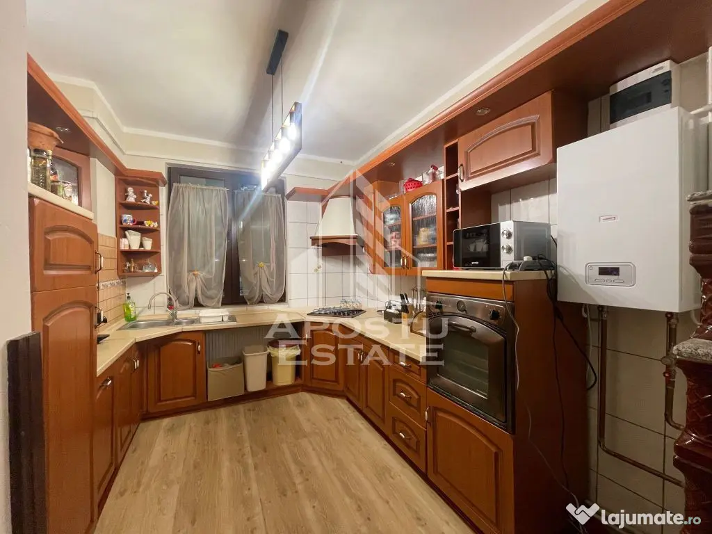 Vila tip duplex, P+1E+M, Poiana Marului 