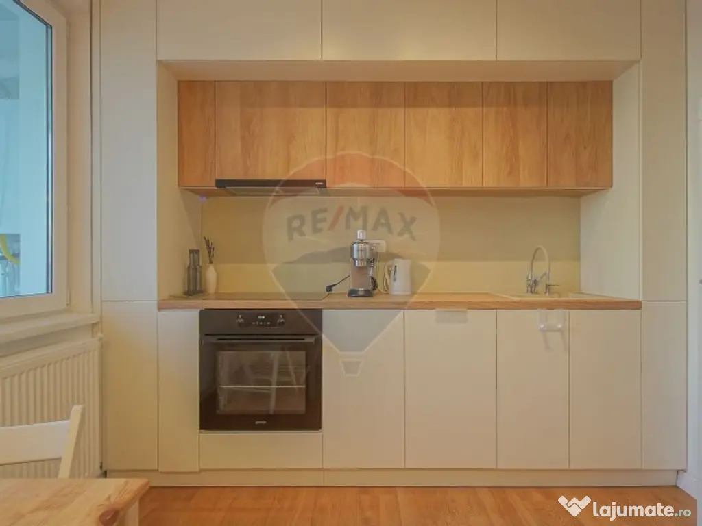 Apartament cu 3 camere de închiriat B-dul Victoriei 