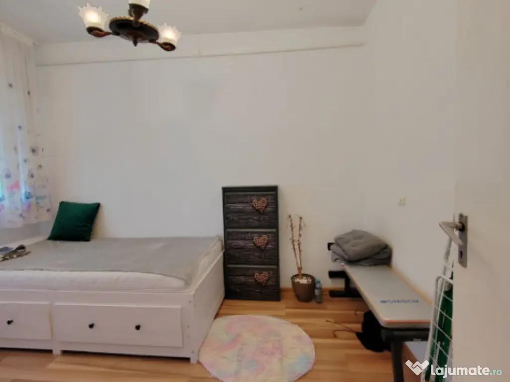 Apartament 3 camere, decomandat, confort 2, Vest 