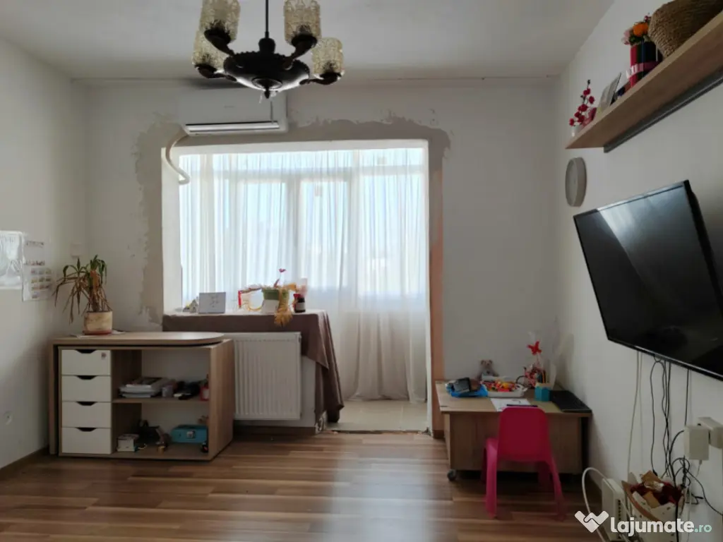 Apartament 3 camere, decomandat, confort 2, Vest 