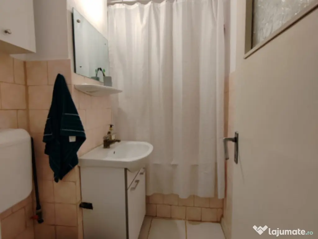 Apartament 3 camere, decomandat, confort 2, Vest 