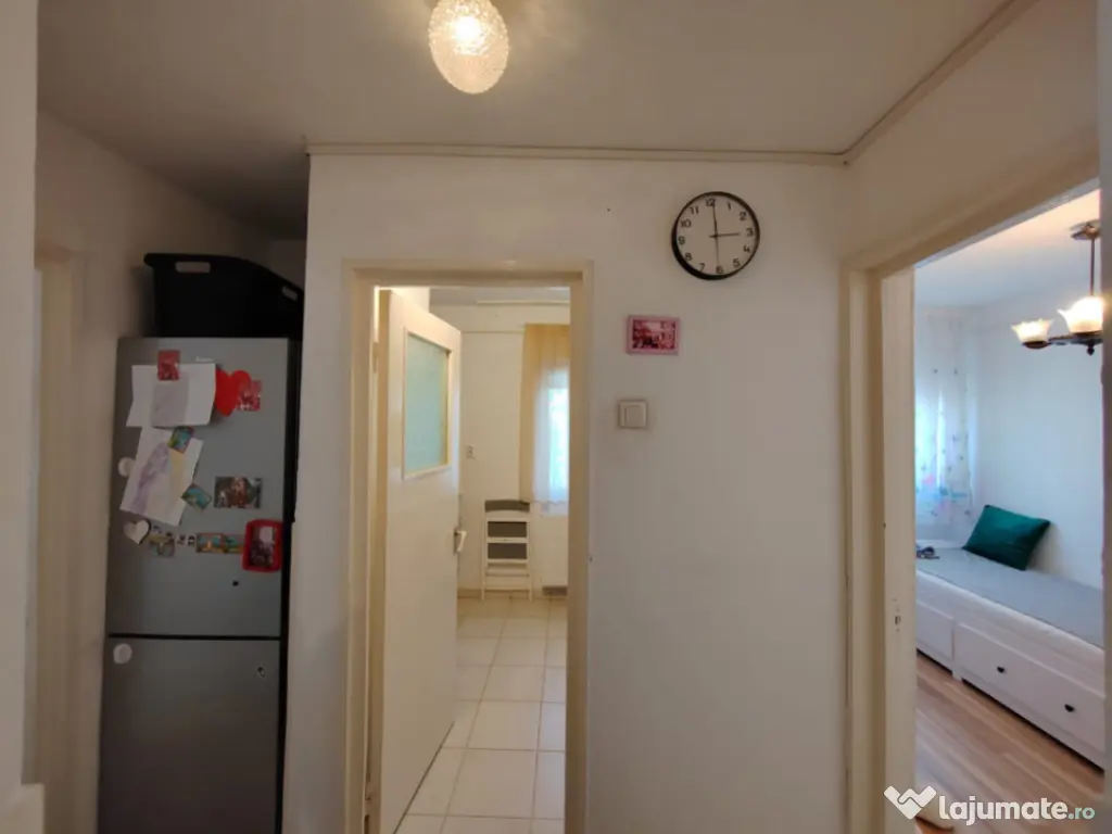 Apartament 3 camere, decomandat, confort 2, Vest 