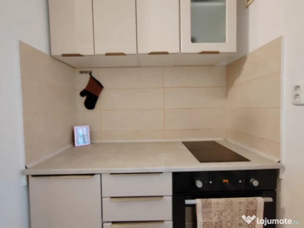 Apartament 3 camere, decomandat, confort 2, Vest 