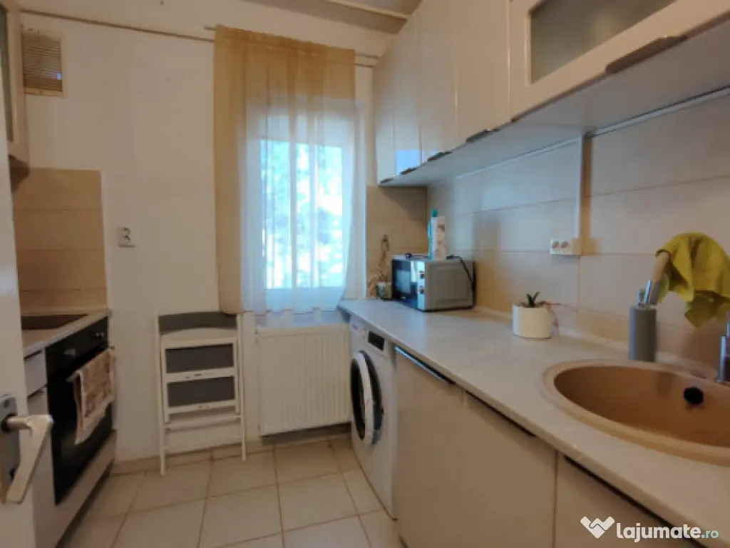 Apartament 3 camere, decomandat, confort 2, Vest 