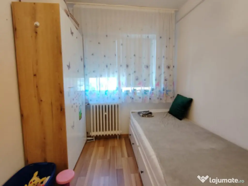 Apartament 3 camere, decomandat, confort 2, Vest 