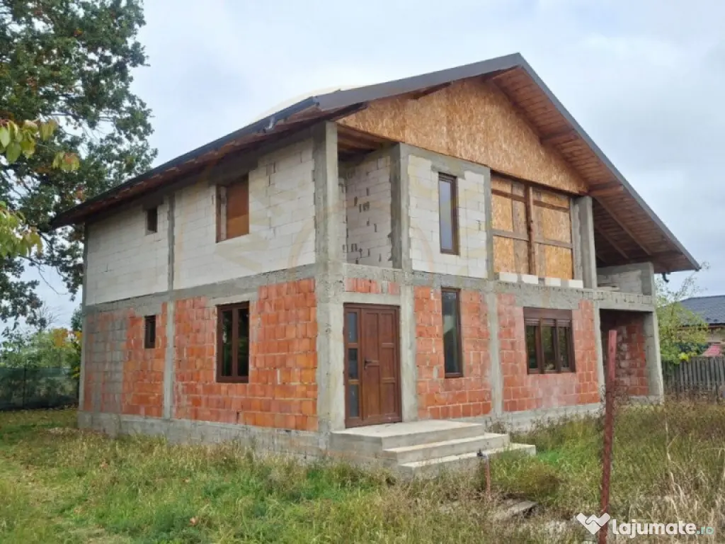 Casă Suseni-Cersani construcție solidă, teren 578 mp, zon 