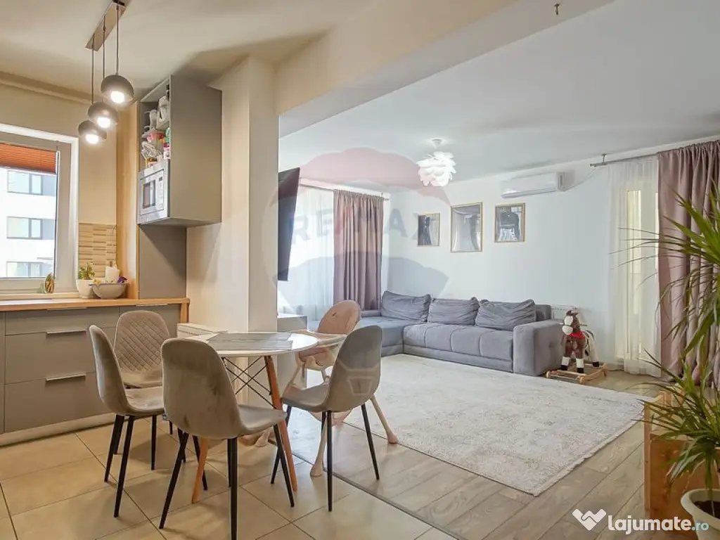 Apartament cu 2 camere și boxă de vânzare la Top City ... 