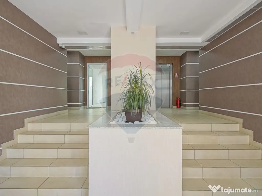 Apartament cu 2 camere și boxă de vânzare la Top City ... 