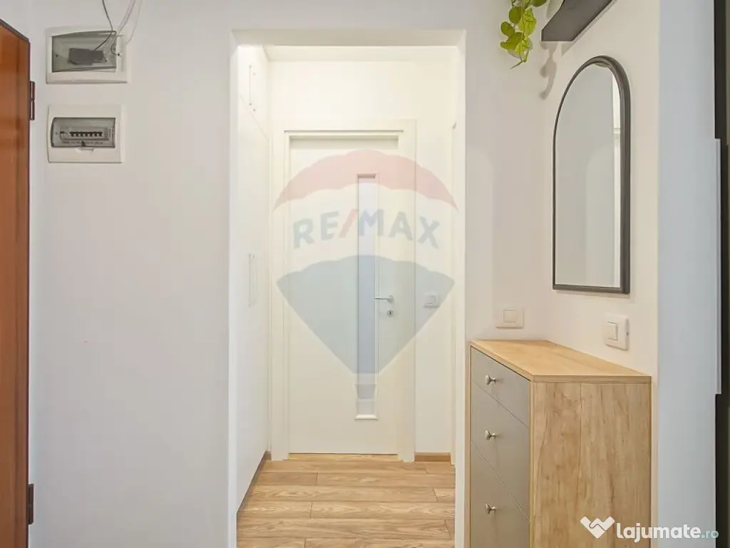 Apartament cu 2 camere și boxă de vânzare la Top City ... 