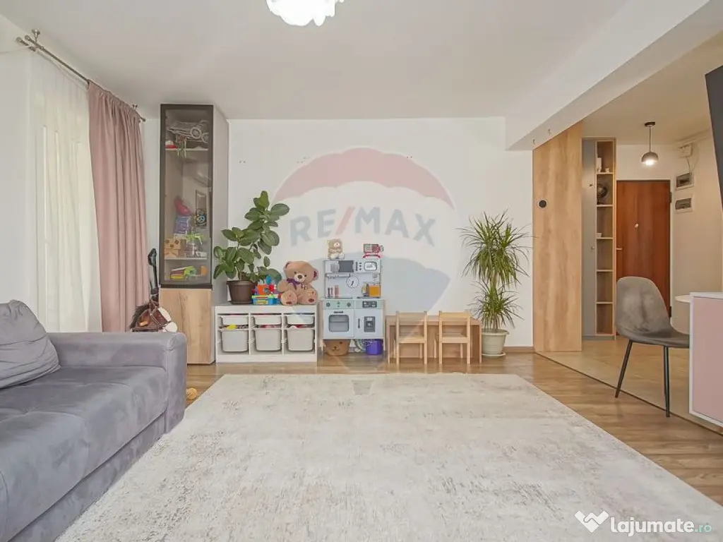 Apartament cu 2 camere și boxă de vânzare la Top City ... 