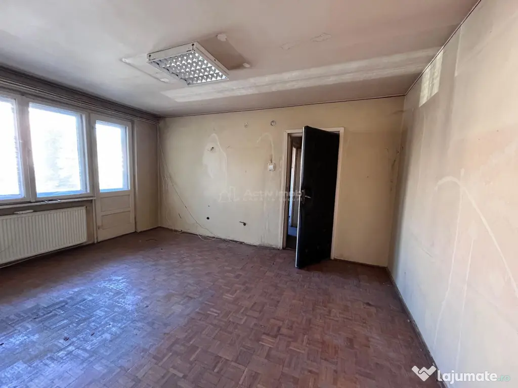 Resita, 3 Cam,cf.1 Semidec.et.1,Central