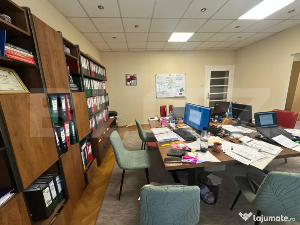 Apartament 3 camere, 223.40 mp, zona Titulescu