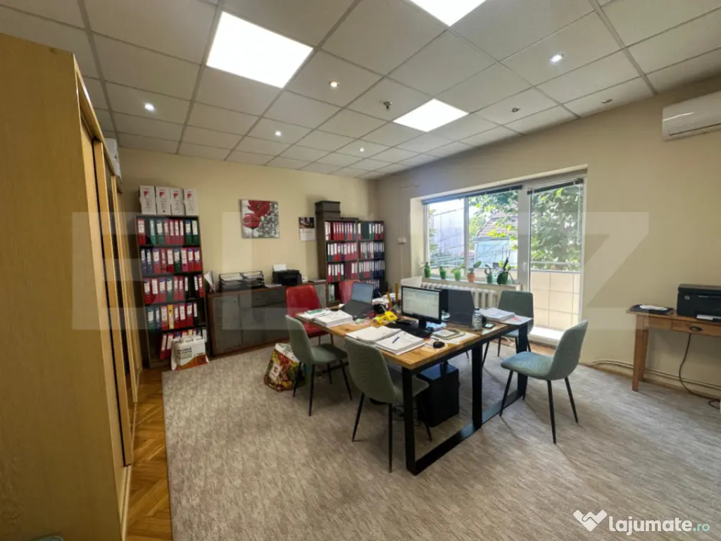 Apartament 3 camere, 223.40 mp, zona Titulescu