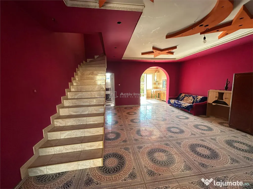 REPREZENARE EXCLUSIVA - Casa P E , constructie noua, garaj s