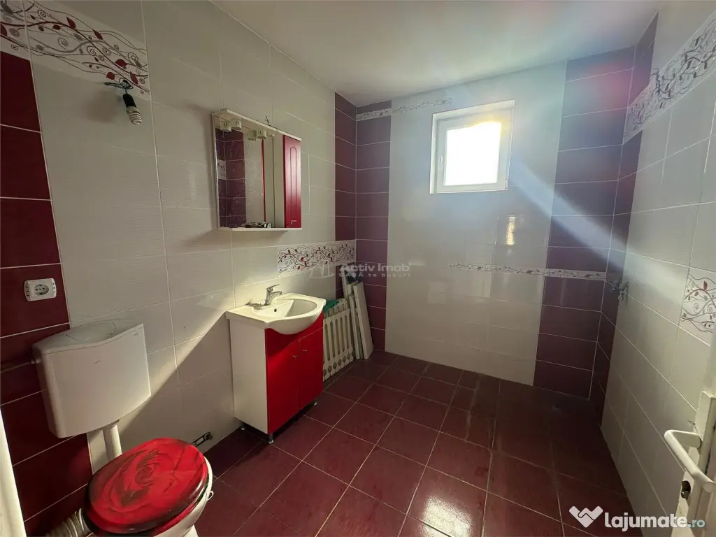 REPREZENARE EXCLUSIVA - Casa P E , constructie noua, garaj s