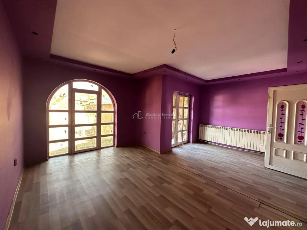 REPREZENARE EXCLUSIVA - Casa P E , constructie noua, garaj s