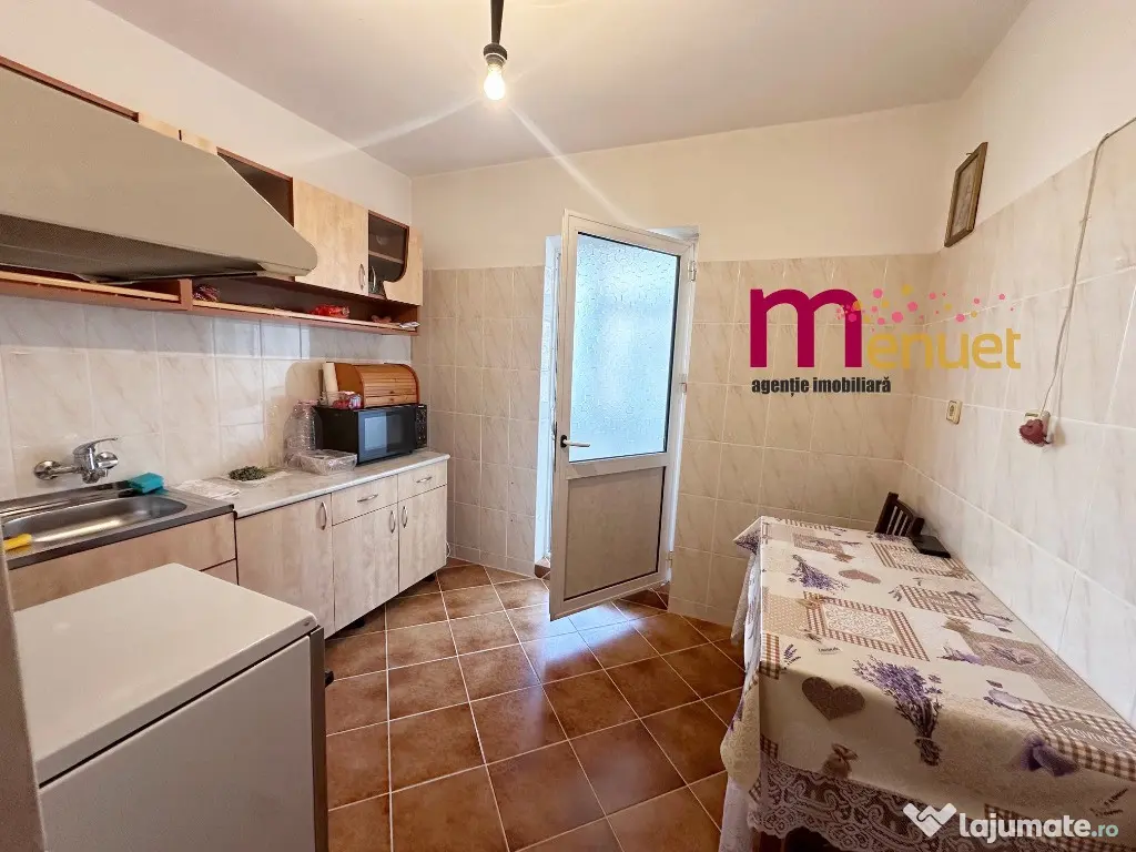 Apartament 3 camere,zona E3,etaj 2 