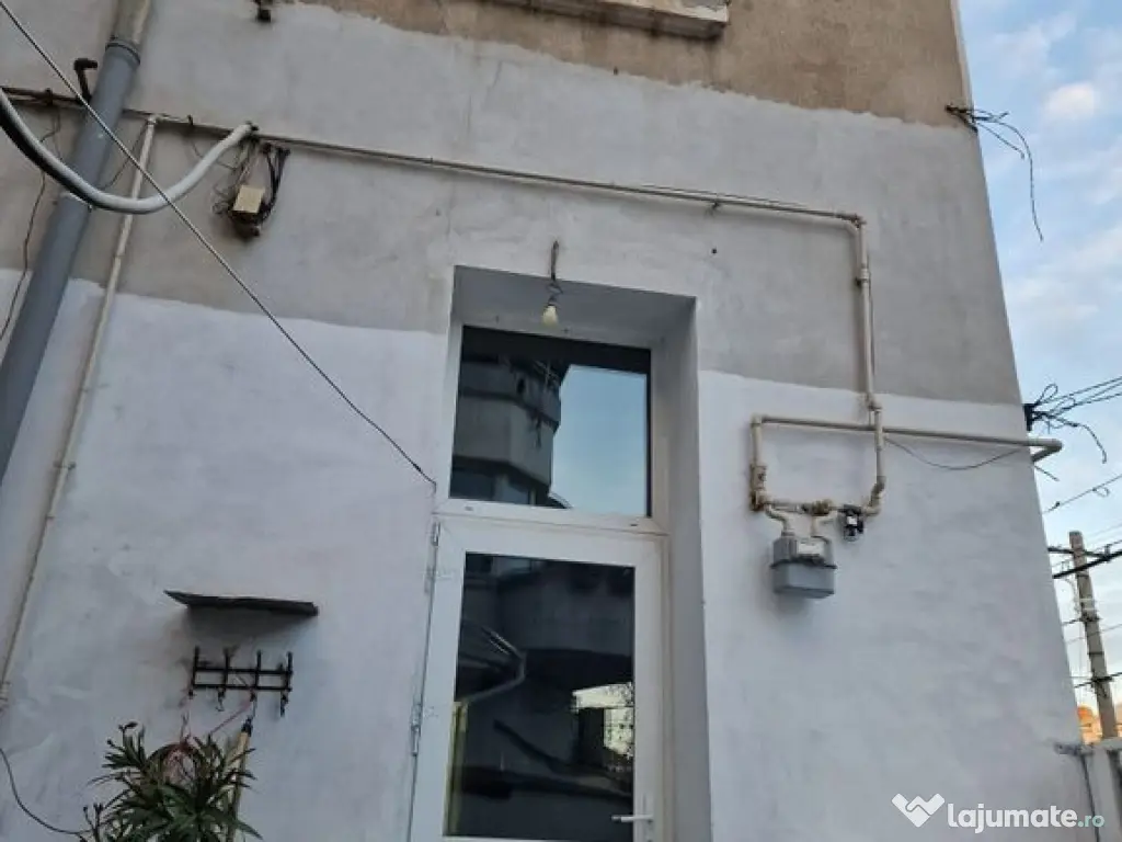 Zona Unirii Carol stradal S+P +1+M 370 mp de Vanzare 