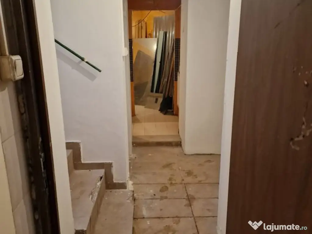 Zona Unirii Carol stradal S+P +1+M 370 mp de Vanzare 