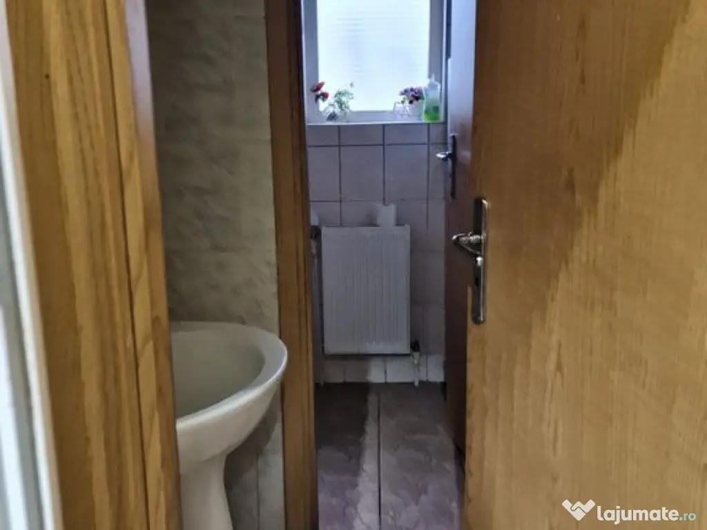 Zona Unirii Carol stradal S+P +1+M 370 mp de Vanzare 