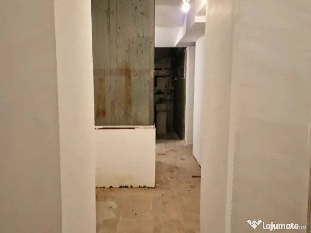 Zona Unirii Carol stradal S+P +1+M 370 mp de Vanzare 