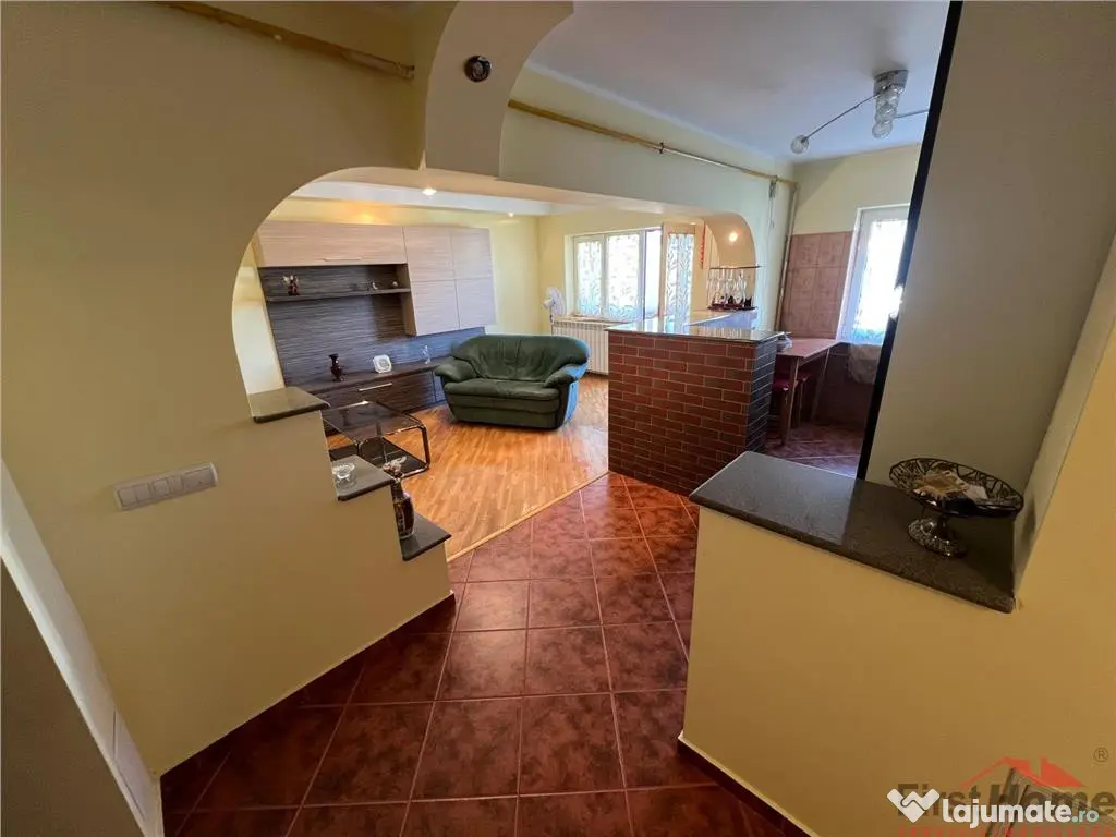 Apartament 3 camere, etaj 3/4, zona Inspectoratul Scolar ... 