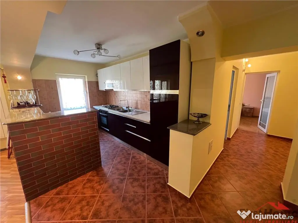 Apartament 3 camere, etaj 3/4, zona Inspectoratul Scolar ... 