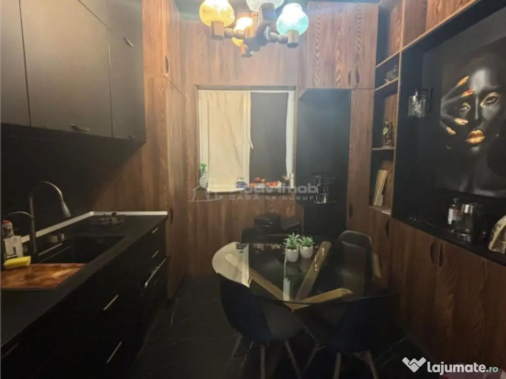 Vila interbelica, renovata elegant (2024), Garaj propriu, Mo 