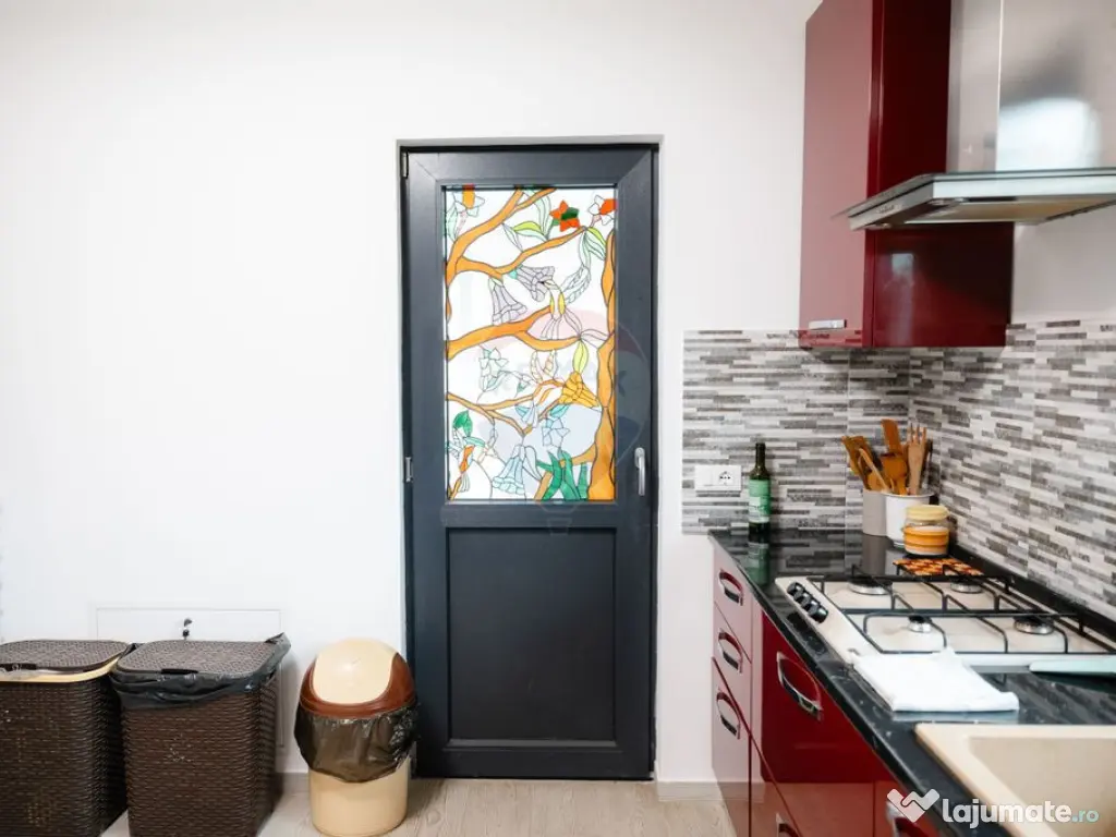 Casă / Vilă cu 5 camere de vânzare 