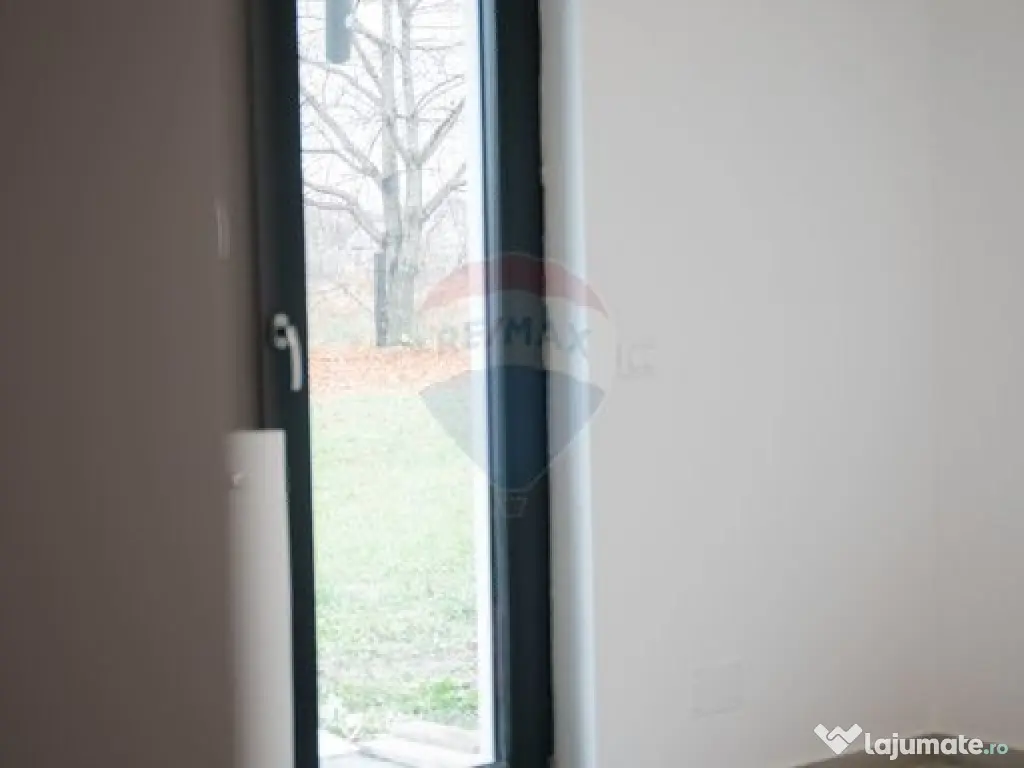 Casă / Vilă cu 5 camere de vânzare 