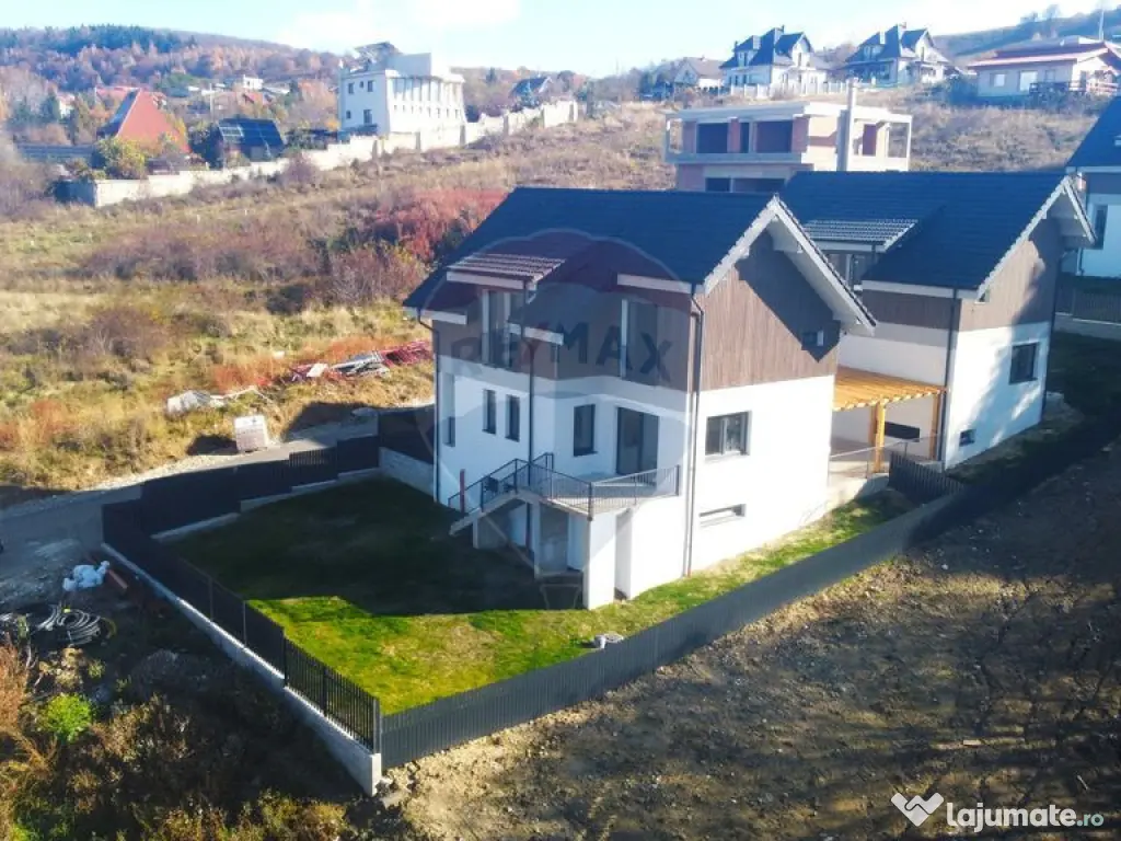 Casa individuala de vanzare in Salicea! 166 MP 