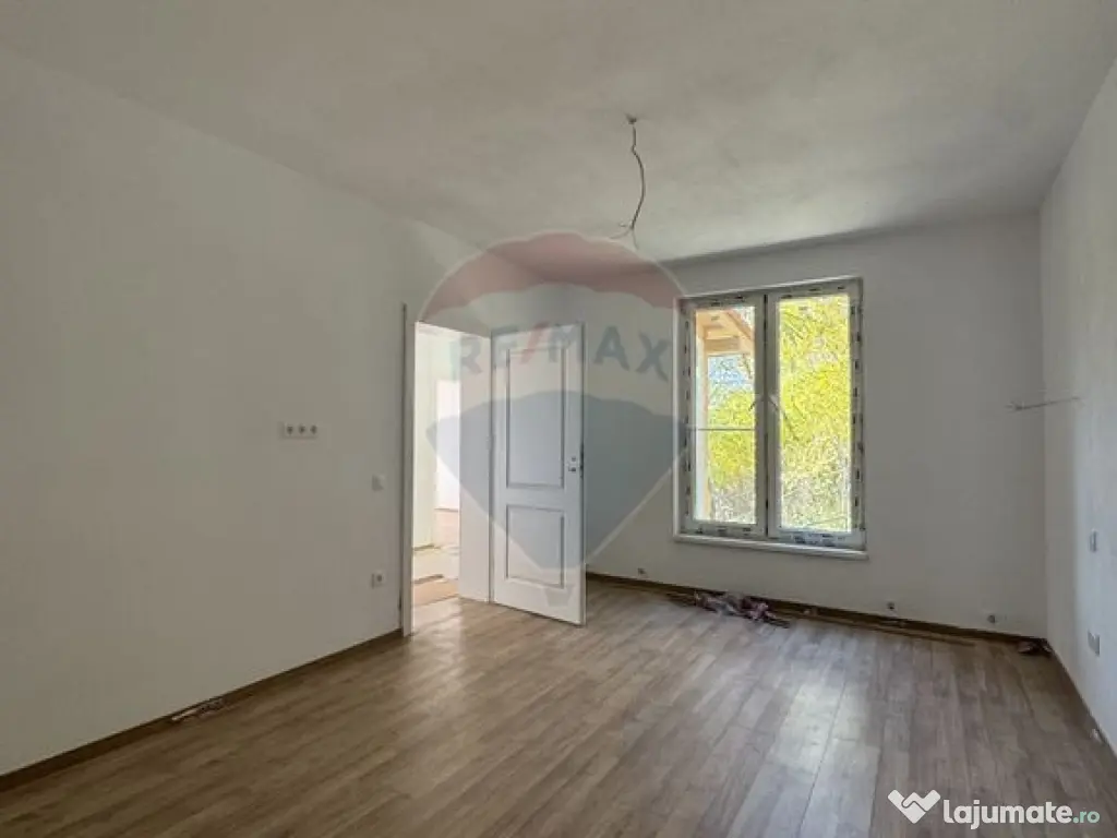 Casă complet renovată la interior în cartierul Vitrometan 