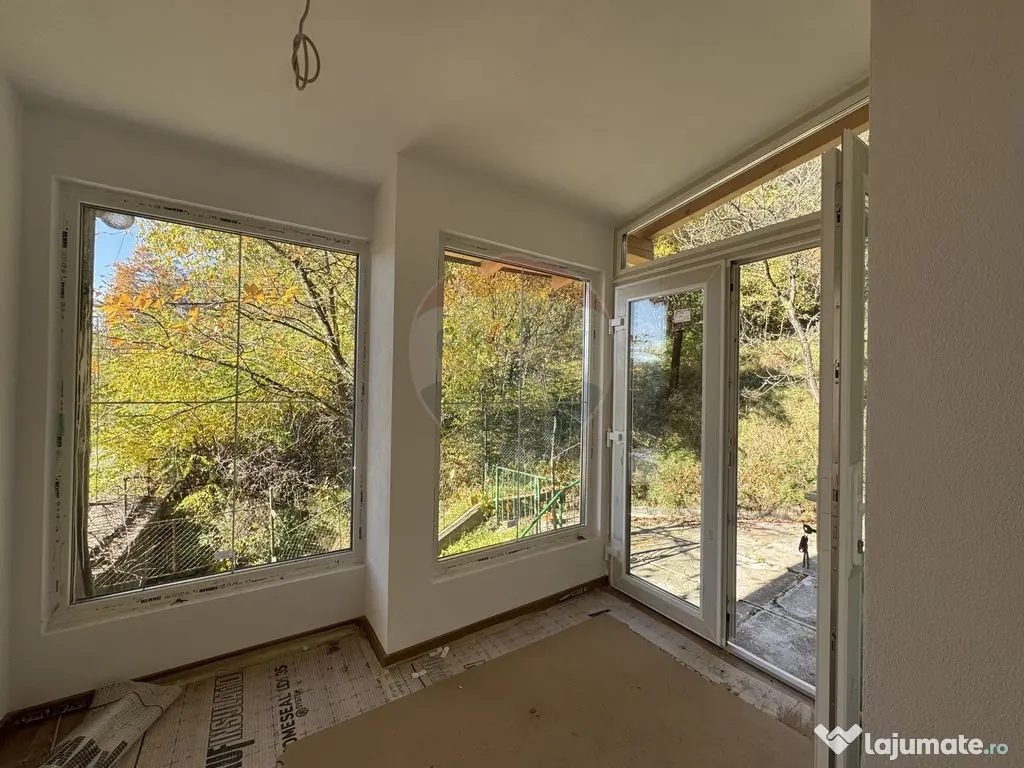 Casă complet renovată la interior în cartierul Vitrometan 