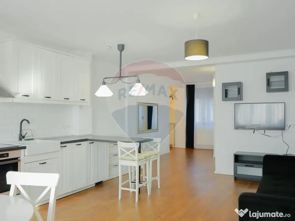 Apartament cu 3 camere de vânzare în zona Ultracentral