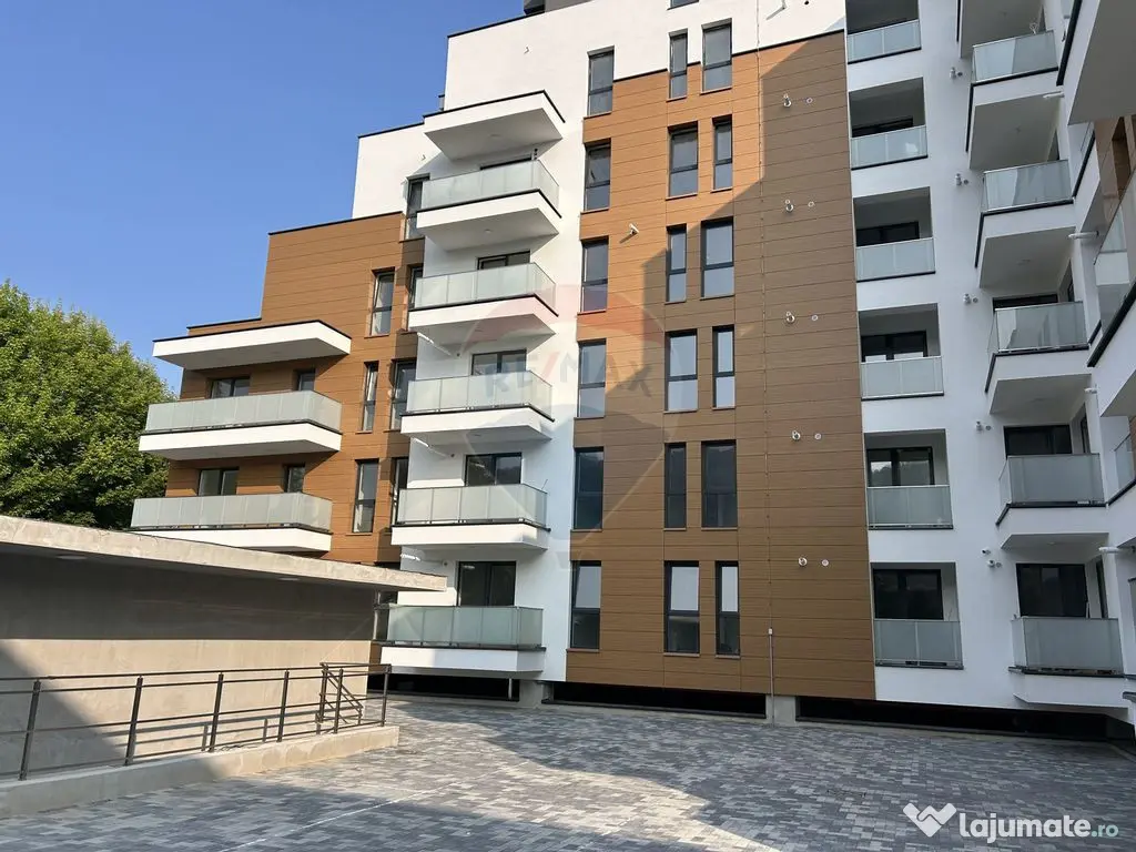 Apartament cu 3 camere de vânzare în bloc nou, zona Cen... 